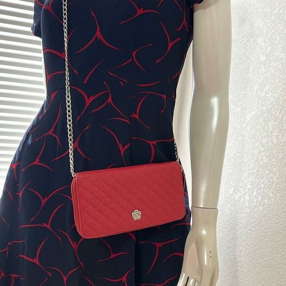 🎉🎉CYBER MONDAY SALE🎉🎉 Chanel Camelia Wallet - Picture 3 of 12